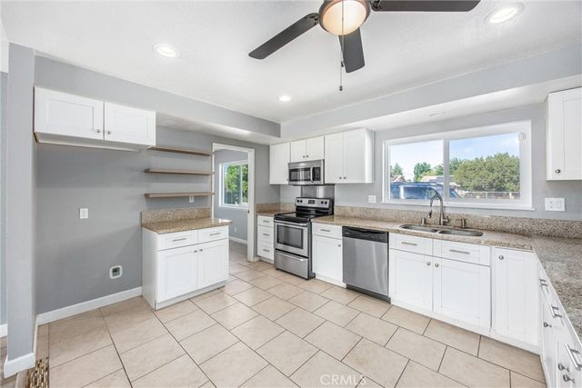 7508 Glider, Hesperia, CA 92345