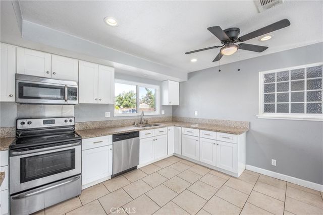 7508 Glider, Hesperia, CA 92345