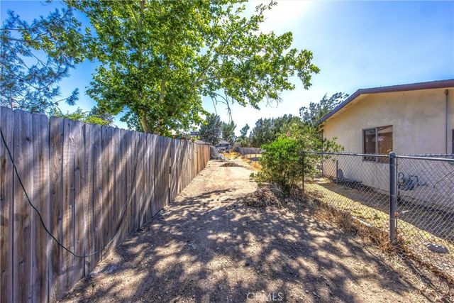7508 Glider, Hesperia, CA 92345