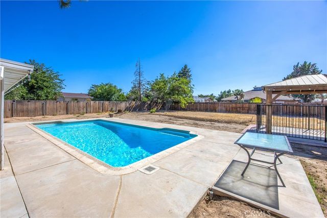 7508 Glider, Hesperia, CA 92345