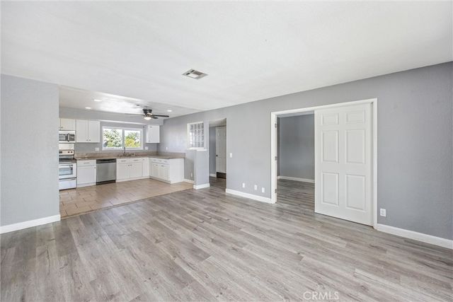 7508 Glider, Hesperia, CA 92345
