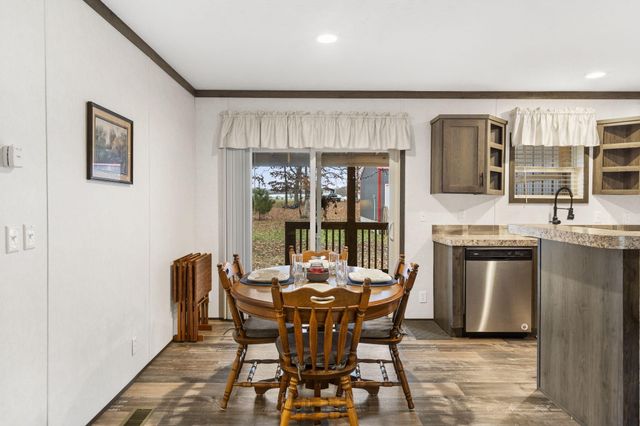 22227 Doe Run Trail, Wheatland, MO 65779