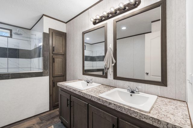 22227 Doe Run Trail, Wheatland, MO 65779