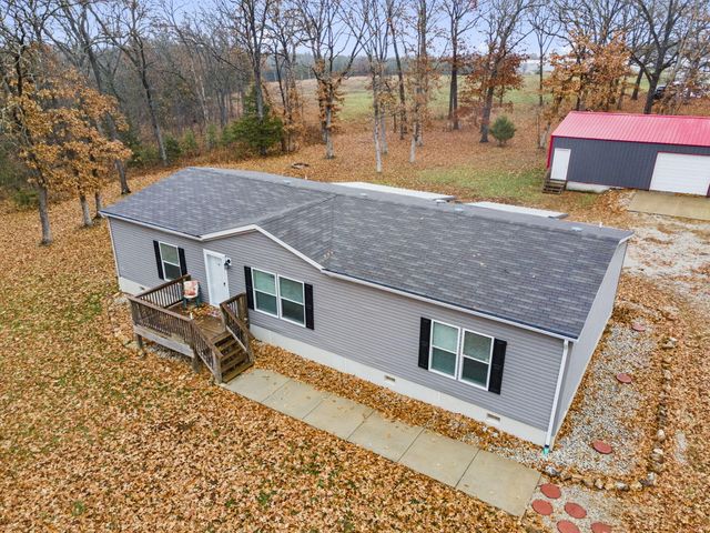 22227 Doe Run Trail, Wheatland, MO 65779