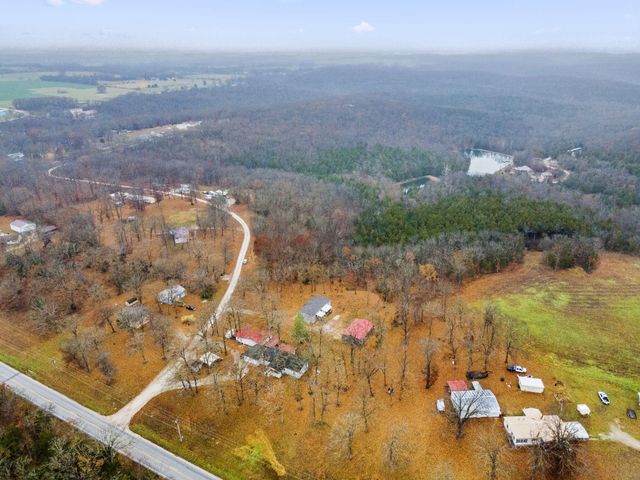 22227 Doe Run Trail, Wheatland, MO 65779