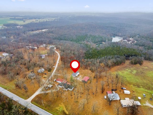 22227 Doe Run Trail, Wheatland, MO 65779