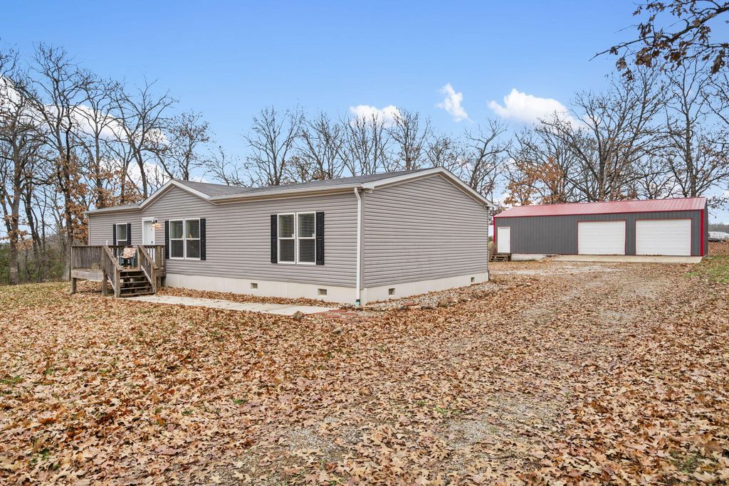 22227 Doe Run Trail, Wheatland, MO 65779