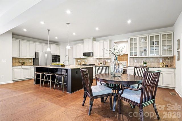 824 Abbeywood Drive, Waxhaw, NC 28173