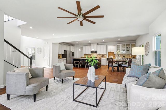 824 Abbeywood Drive, Waxhaw, NC 28173