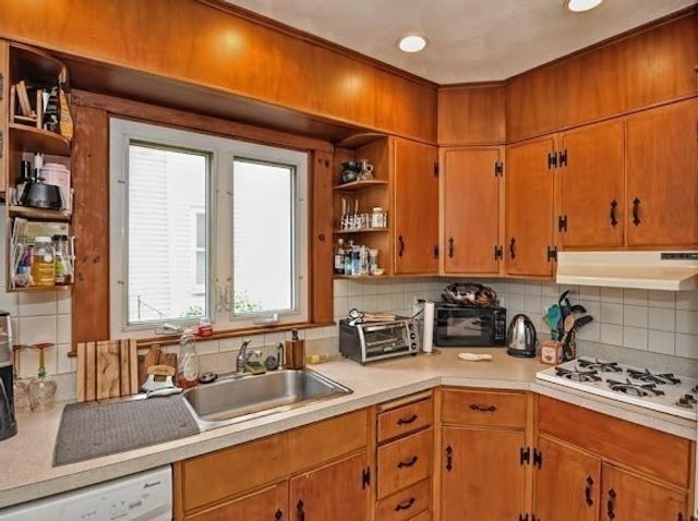 17 Princeton St 1, Medford, MA 02155