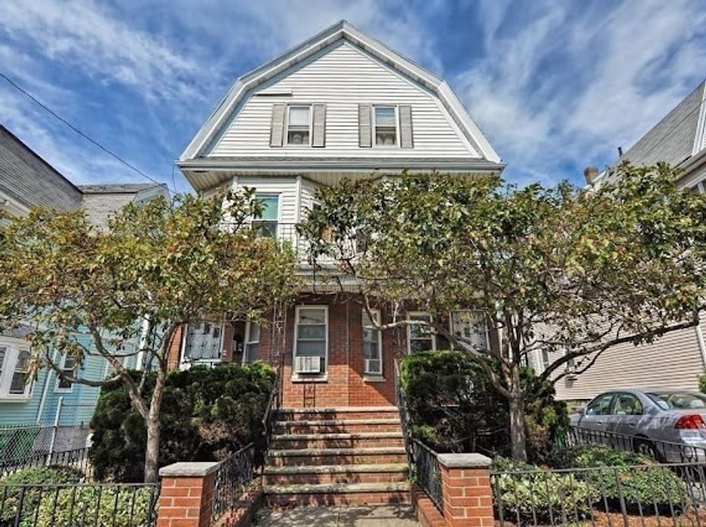 17 Princeton St 1, Medford, MA 02155