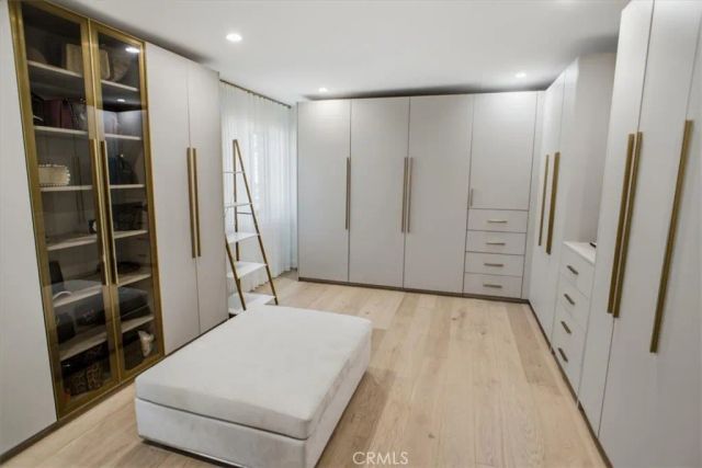 4342 Noble Avenue, Sherman Oaks, CA 91403