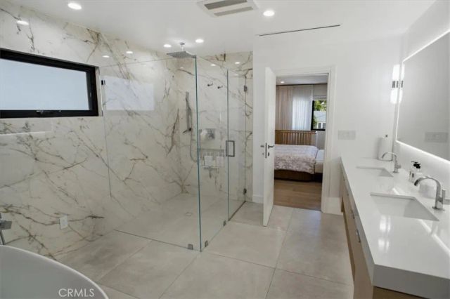 4342 Noble Avenue, Sherman Oaks, CA 91403
