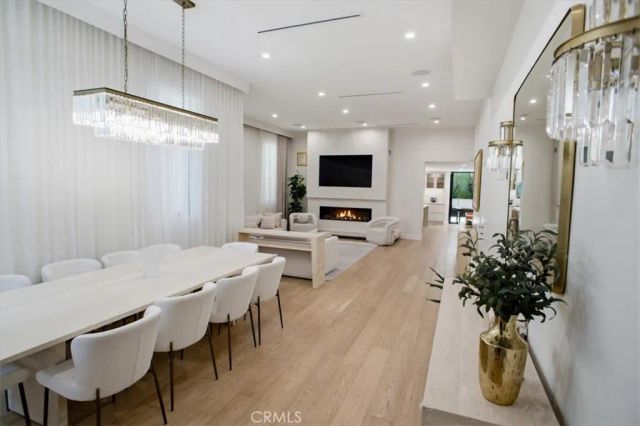4342 Noble Avenue, Sherman Oaks, CA 91403