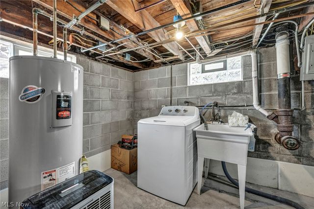 38358 Poplar Drive, Willoughby, OH 44094