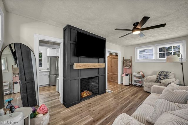38358 Poplar Drive, Willoughby, OH 44094