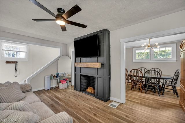 38358 Poplar Drive, Willoughby, OH 44094