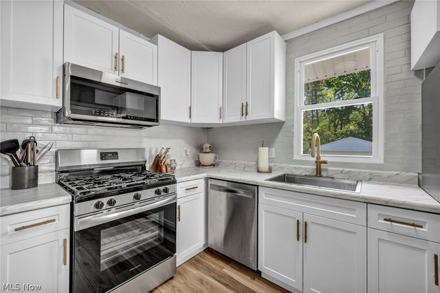 38358 Poplar Drive, Willoughby, OH 44094