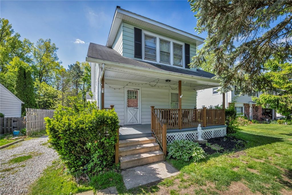 38358 Poplar Drive, Willoughby, OH 44094