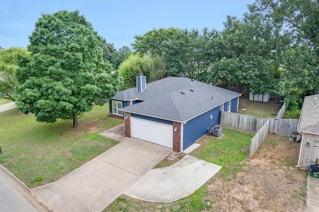 3454 W Yale Street, Fayetteville, AR 72704