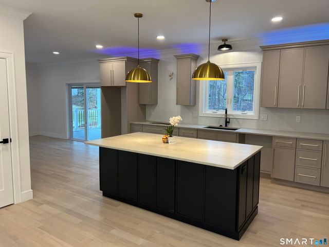 39 lafayette Road, Marlborough, CT 06447