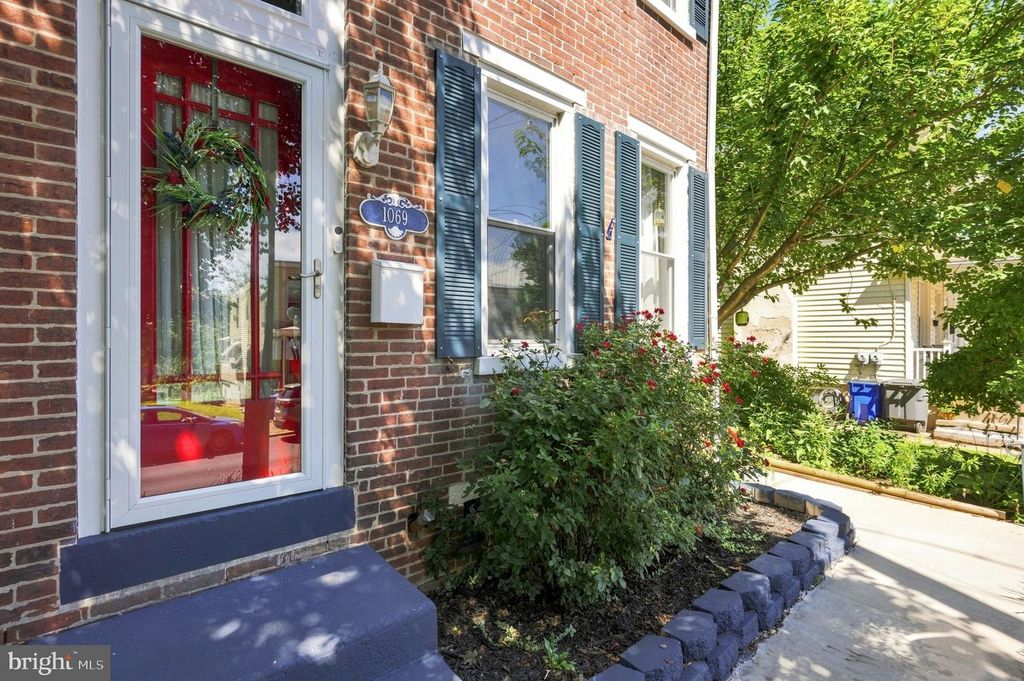 1069 SOUTH ST, POTTSTOWN, PA 19464 — photo 2