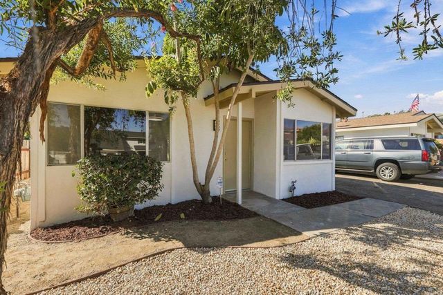 841 Arcadia Avenue, Vista, CA 92084