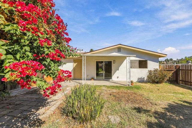 841 Arcadia Avenue, Vista, CA 92084