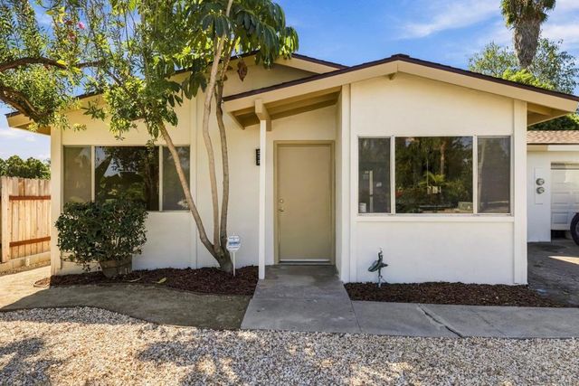 841 Arcadia Avenue, Vista, CA 92084