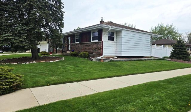 2834 Eaton LANE, Cudahy, WI 53110