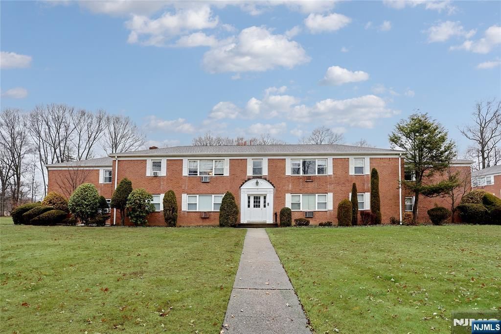 16D Rolling Ridge Road 16D, Montvale, NJ 07645