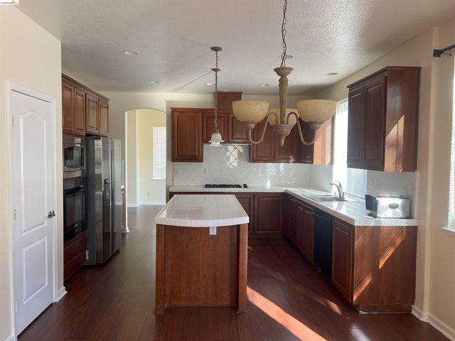 2469 Sparrow Ct, Antioch, CA 94531