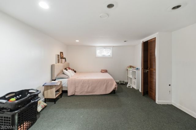 56 Summer St, Hawthorne Boro, NJ 07506
