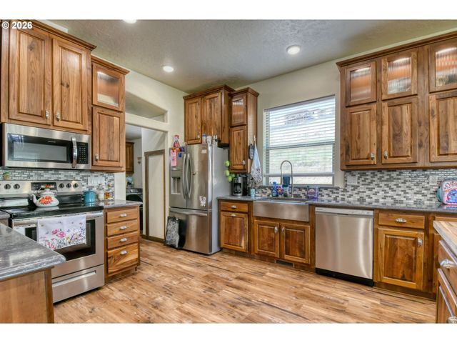 2221 Nw FURNISH Ave, Pendleton, OR 97801