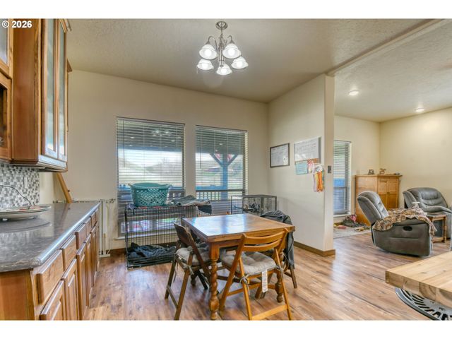 2221 Nw FURNISH Ave, Pendleton, OR 97801
