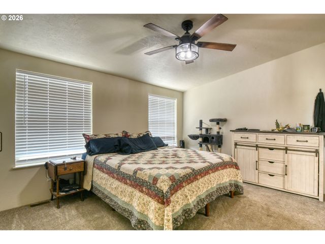 2221 Nw FURNISH Ave, Pendleton, OR 97801
