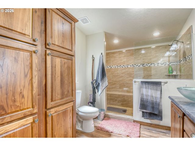 2221 Nw FURNISH Ave, Pendleton, OR 97801