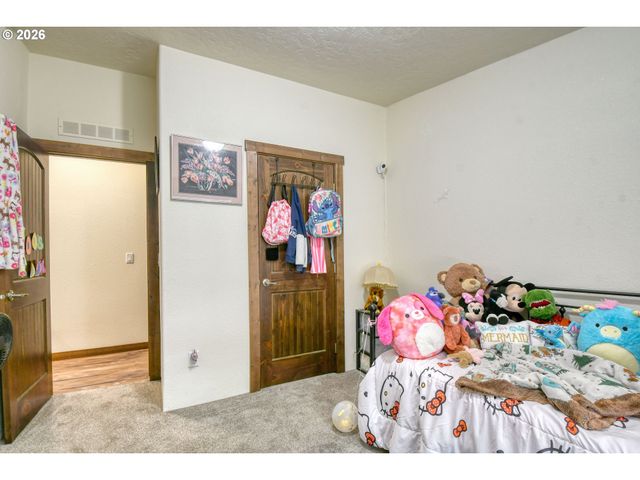 2221 Nw FURNISH Ave, Pendleton, OR 97801