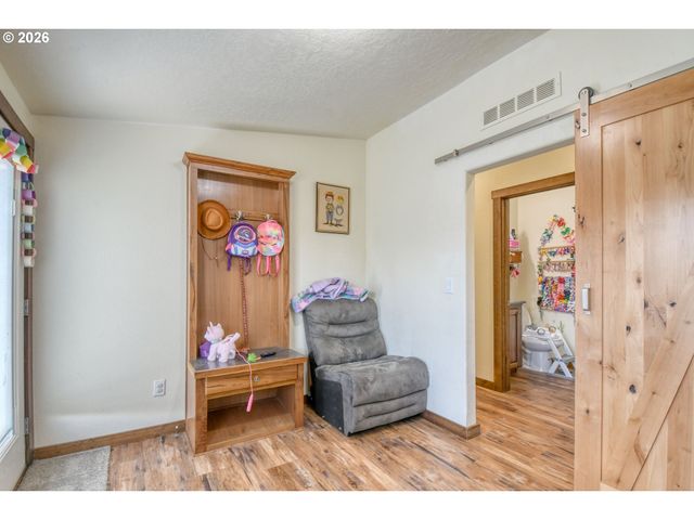 2221 Nw FURNISH Ave, Pendleton, OR 97801