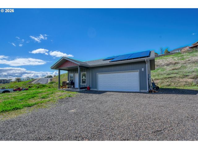 2221 Nw FURNISH Ave, Pendleton, OR 97801