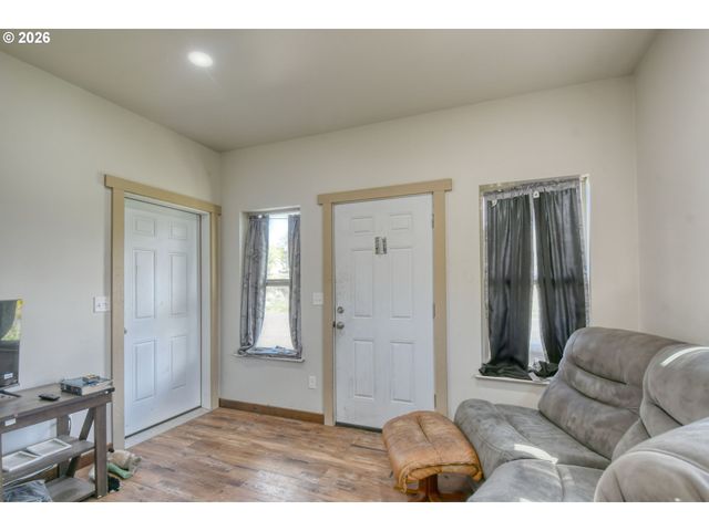 2221 Nw FURNISH Ave, Pendleton, OR 97801