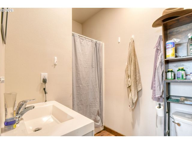 2221 Nw FURNISH Ave, Pendleton, OR 97801