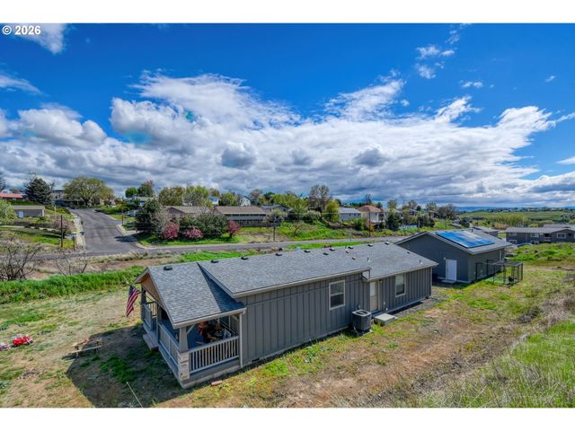 2221 Nw FURNISH Ave, Pendleton, OR 97801