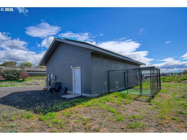 2221 Nw FURNISH Ave, Pendleton, OR 97801
