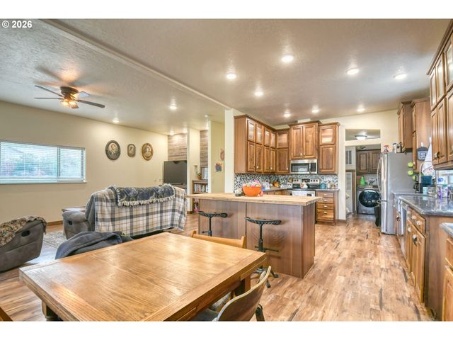 2221 Nw FURNISH Ave, Pendleton, OR 97801