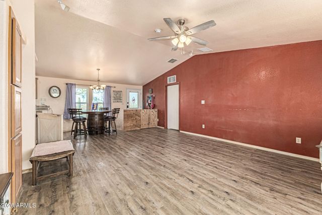 25206 W ROCKAWAY HILLS Drive, Morristown, AZ 85342