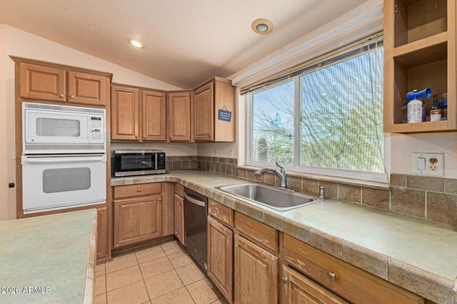 25206 W ROCKAWAY HILLS Drive, Morristown, AZ 85342