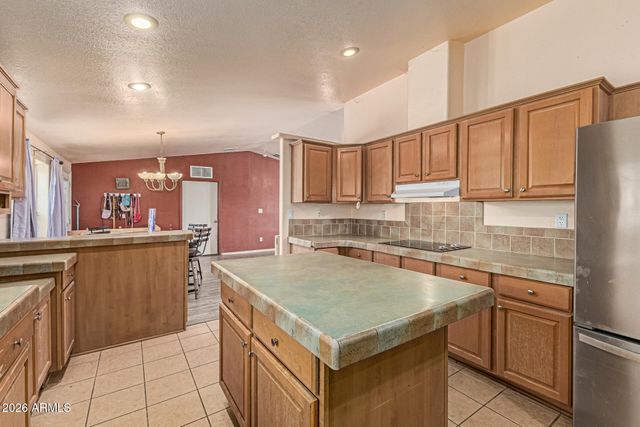 25206 W ROCKAWAY HILLS Drive, Morristown, AZ 85342