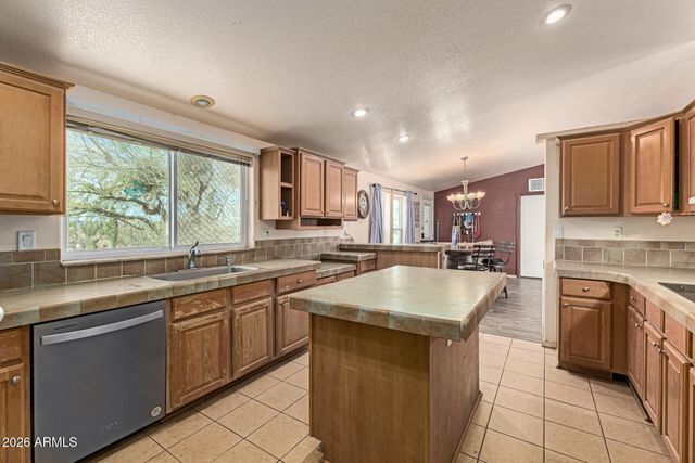 25206 W ROCKAWAY HILLS Drive, Morristown, AZ 85342