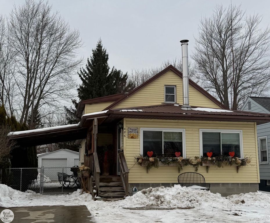 486 N Belle River Avenue, Marine City, MI 48039